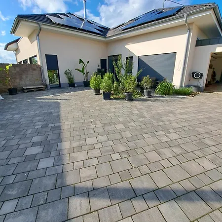 Diana Apartment Kriegsfeld